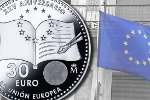 Скрытые знаки испанской монеты «25-летие Договора о Европейском Союзе»