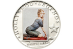 Фотография Брижит Бардо украсила серебряную монету