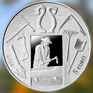 Банк Латвии ввел в обращение памятную монету в честь 100-летия Этнографического музея
