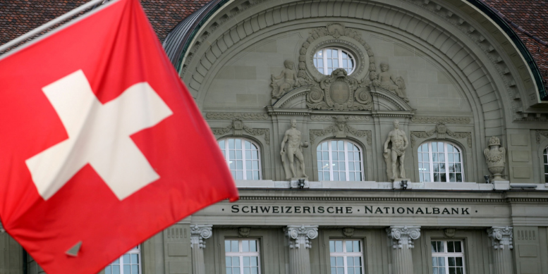 Смогут ли швейцарцы защитить право платить наличными?