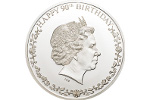 На серебряных монетах изображены по два портрета королевы