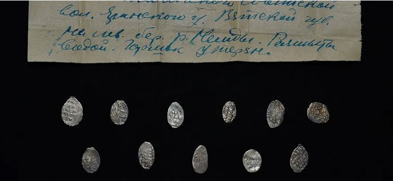 Архив копейку бережёт: ценные монеты нашлись в Кировской области