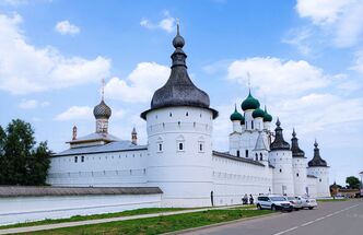 С видом на храм: культовые сооружения на деньгах и почтовых марках России. Ярославская область