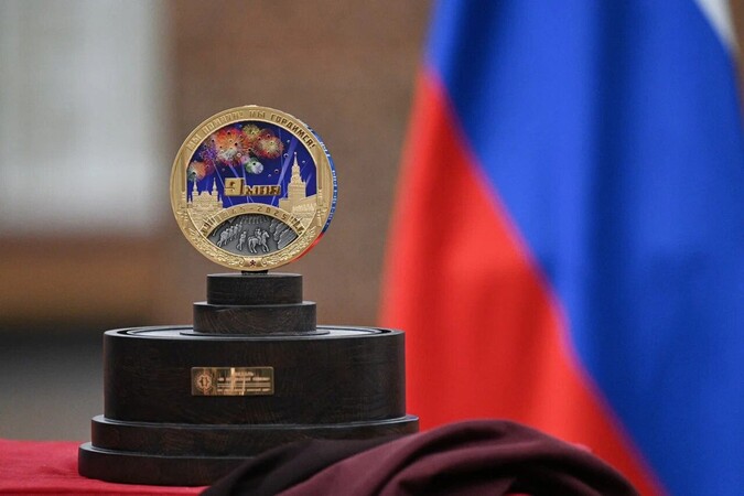 Презентация медали с уникальным механизмом от Волго-Вятского монетного двора прошла в Москве