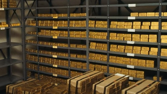 Золото теряет в цене на фоне введения санкций