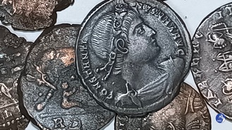 Итальянские археологи обнаружили клад с древнеримскими монетами у берегов Сардинии