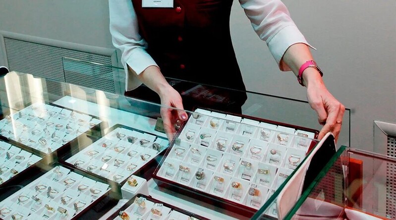 Спрос на украшения в Санкт-Петербурге вырос перед 8 марта
