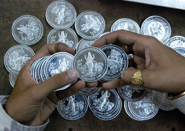 Индия наращивает выпуск серебряных монет