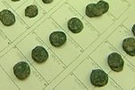 Около 100 медных монет нашли в окрестностях Севастополя