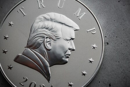 Новости вокруг тарифов Трампа приносят золоту потерю позиций