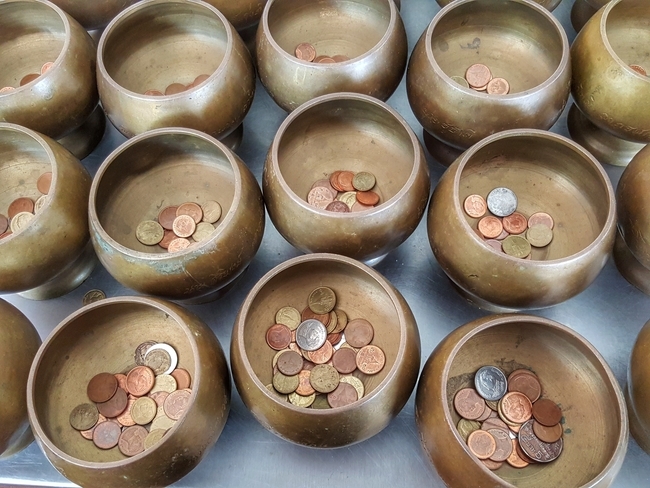 Как заработать миллионы на оставленных туристами монетах?