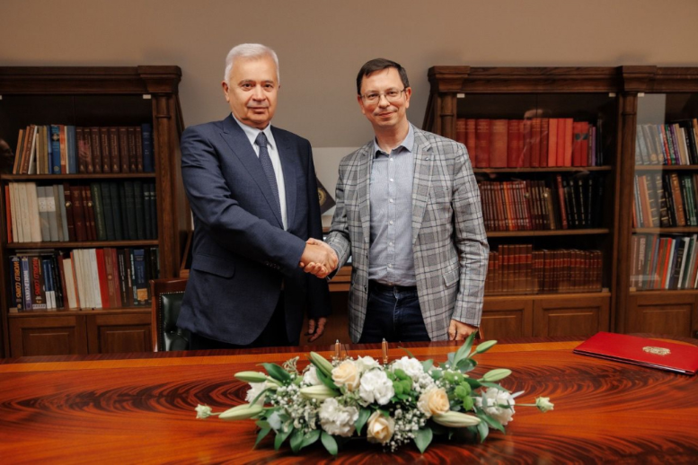 МНК и ВШЭ подписали соглашение о сотрудничестве