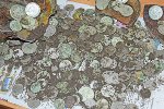 В Беларуси нашли клад из 300 старинных монет