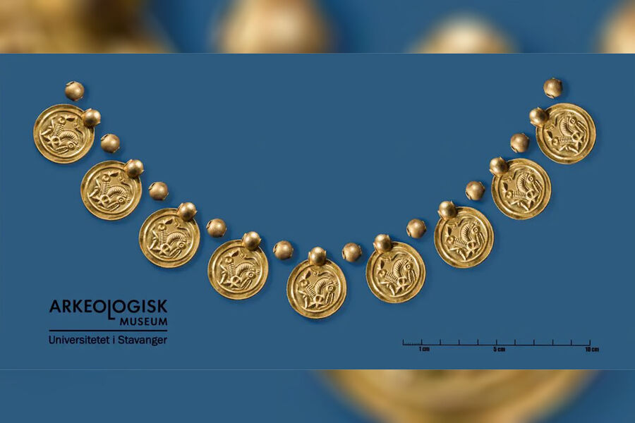 Древние золотые монеты блестели как фольга на конфетах
