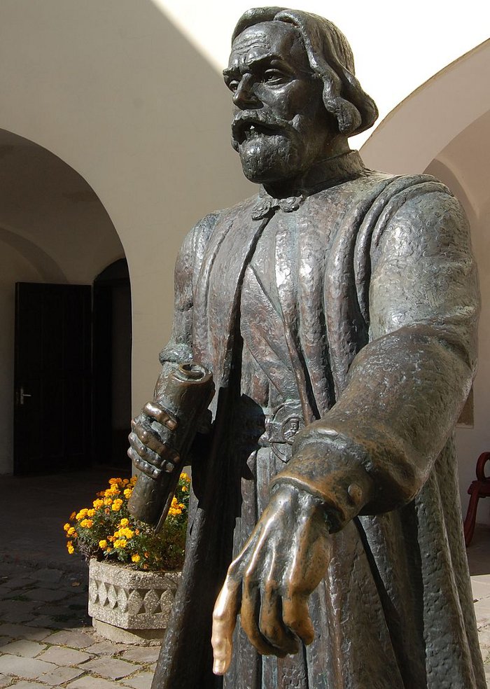 Памятник Фёдору Кориатовичу (фото – ru.wikipedia.org)