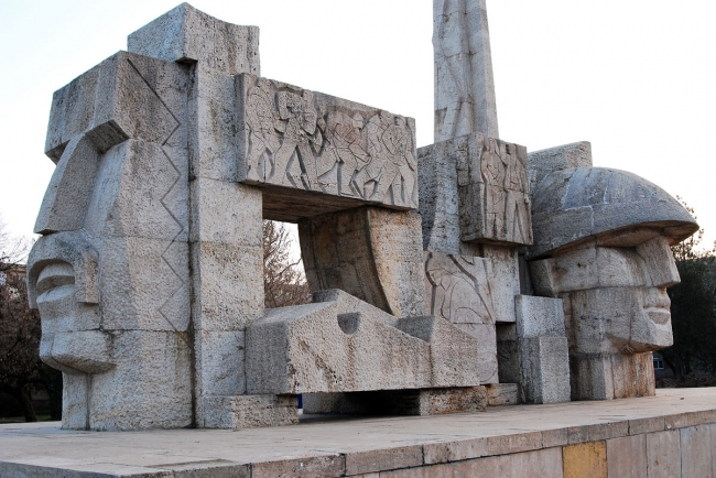 Памятник румынского защитника в городе Карей (фото - ru.wikipedia.org)