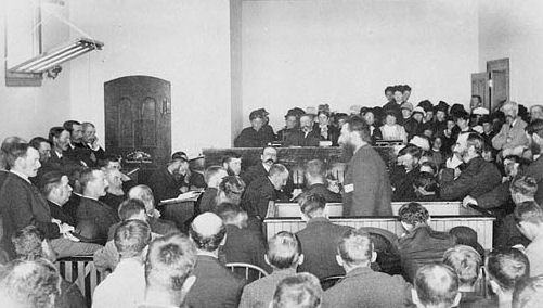 Луи Риэль в суде (фото - ru.wikipedia.org)