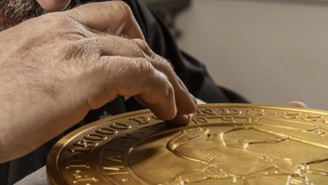 15 килограммов золота - на монету для британской Короны