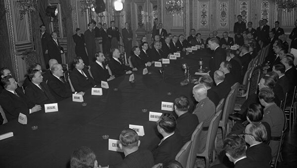 Парижский мирный договор (фото - ru.wikipedia.org)